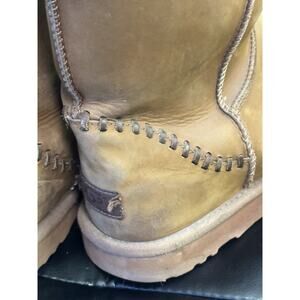 Men's UGG Classic Short Deco Boots Chestnut Leather Whipstitch Size 11